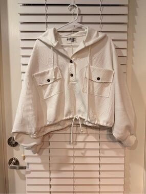 BUCKETLIST Cream Hooded Cropped Teddy Jacket Size M (estimated)
